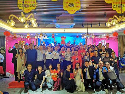 倍特力19周年合影